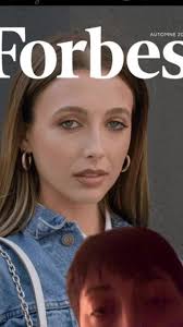 No hate Emma chamberlain is cool #greenscreen #fyp #lookalike  #emmachamberlain #corpsebride