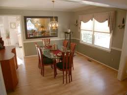 Use paint color to chair railing that is contrasting, yet complementary. Dining Rooms With Chair Rail Paint Ideas Home Decoration Ideas