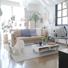 東向きの部屋と相性の良い色を風水で解説 運気を呼び込むコーディネート folk 部屋 インテリア 模様替え