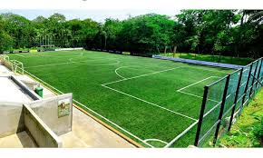 Inilah yang menjadi cikal bakal dari lapangan futsal yang sampai hari ini kerap kita jumpai di beberapa gedung olahraga atau gor. Mengenal Perbedaan Olahraga Futsal Dan Mini Soccer