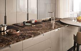 Stoßverlegung , die den unkrautwuchs unterbinden würde. Die Richtige Pflege Fur Arbeitsplatten Von Hochglanz Bis Holz