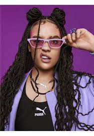 Slider-Sara-James-Glamour-Article-6