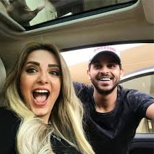 أنا في سنه الـ30 من عمري ولا احتاج لعمليات التجميل في هذه الفترة من حياتي ولم اخضع لعمليات تجميل من قبل. Ù…ÙŠ Ø­Ù„Ù…ÙŠ ØªØªØ¬Ø§Ù‡Ù„ Ø§Ù„Ø±Ø¯ Ø¹Ù„Ù‰ ØªÙØ§ØµÙŠÙ„ Ø£Ø²Ù…ØªÙ‡Ø§ Ù…Ø¹ Ù…Ø­Ù…Ø¯ Ø±Ø´Ø§Ø¯ Ù‡Ù„ Ù‡ÙŠ Ù…ØµØ¯Ø± Ø§Ù„ØªØ³Ø±ÙŠØ¨Ø§Øª Ù…Ø¬Ù„Ø© Ù‡ÙŠ