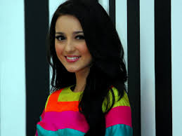 Film yang dibintangi oleh julie estelle, tio pakusadewo, widyawati. 7 Fakta Film Surat Dari Praha