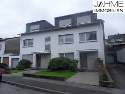 Die grafik gibt ihnen eine übersicht über die durchschnittlichen preise und verfügbarkeiten von ferienunterkünften in ennepetal. 5 Zimmer Wohnung Zu Vermieten Flurstr 6 58256 Ennepetal Ennepe Ruhr Kreis Mapio Net