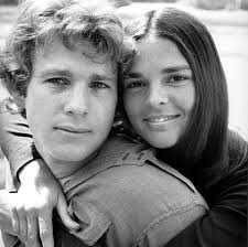 Wie Audrey Hepburn das Kleine Schwarze zum Mode-Klassiker machte