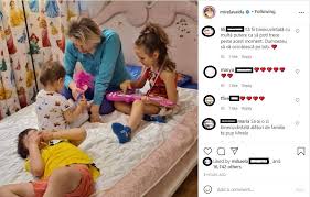 Dezvăluiri inedite despre viața cu trei copii! Imaginea Care IÈ›i Face Inima SÄƒ TresarÄƒ Cum A Fost Mirela Vaida FotografiatÄƒ AlÄƒturi De Copii Inainte SÄƒ AjungÄƒ Azi In Platoul De La Acces Direct