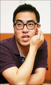 So Joon Moon (소준문)