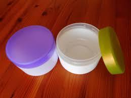 Crea decoraciones para tu hogar con botellas de plástico. En Busca Del Hada Azul Bote De Plastico Decorado
