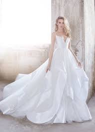 22 Chic And Playful Wedding Dresses For Modern Romantic Brides Wedding Dresses V Neck Wedding Dress Ball Gowns Wedding