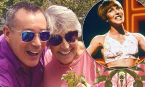 Helen Reddy will be farewelled in an intimate 'Zoom service'