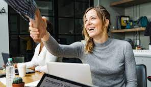 Look through examples of pelanggan tetap translation in sentences, listen to pronunciation and learn grammar. 5 Cara Simple Buat Pembeli Menjadi Pelanggan Tetap Di Bisnis Online Anda