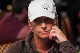 Jill Pike's Instagram, Twitter & Facebook