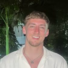 In 2010, I graduated college with no job. Packed my car. Drove to Vail for  a “season” as a ski instructor. That "season" turned into 4 years of  chasing adventure— Skiing in