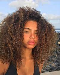 Lifehack Your Way To Glowing Skin By Upgrading Your Sleep Curly Hair Styles Naturally Natural Hair Styles Hair Styles