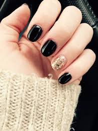 Black And Gold Acrylic Nails Short Round Black Nails With Gold Accent Nail Black Gold Nails Gold Accent Nail Prom Nails Silver