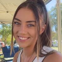 Tamara Lay's Instagram, Twitter & Facebook