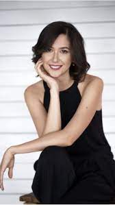 die konzertpianistin maryam azzuro gibt klavierunterricht in berlin halensee grunewald und charlottenburg klavierunterricht konzert klavier