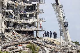 The condominium building in surfside, florida, about 15 miles (24 km) north of miami, had more than 130 units, according to nbc miami. Flr4olhuweblkm