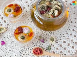 make a luxurious pot of chinese ba bao cha 八宝茶 with 8 ingredients jasmine tea ginseng chrysanthemum rose buds r chinese herbal tea food medicinal tea