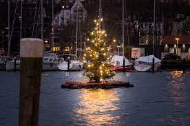 Frohliche weihnachten querformat schoko die besinnliche weihnachtszeit kann wunderbar genutzt werden, um den kindern das thema weihnachten sowie dessen bedeutung und hintergründe näher. Weihnachtszeit In Flensburg Querformat Foto Bild Weihnachten Street Nacht Bilder Auf Fotocommunity
