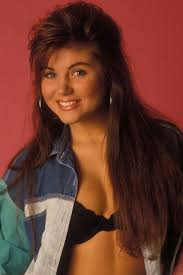 The couple dated for three years, including during the filming of saved by the bell: How Amazing Was Kelly Kapowski On Saved By The Bell She Needs A Tribute Page 12 Of 15 Htf Magazine