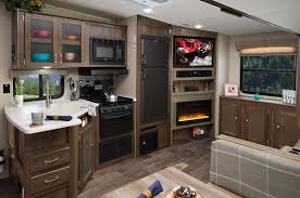 Rvs come in all shapes and sizes. Top 5 Best Fifth Wheel Campers With Outdoor Kitchens Rvingplanet Blog