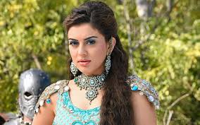 I don't know why, but what ever vijay said was hard to hear. Hd Wallpaper Hansika Vijay In Puli Women Adult Clothing Two People Togetherness Wallpaper Flare