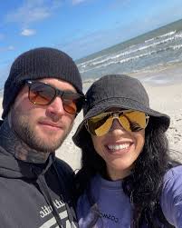 Why I started coaching… I got into this coaching game for 2 reasons… 1️⃣  Fitness saved my life and also allowed me to create a life I never knew was  possible. It's