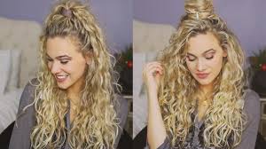 She has hair with natural texture and she always makes sure that her hairstyle compliments her round face and her cheerful personality. 3 Easy Holiday Hairstyles For Curly Hair