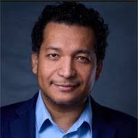 Ian Slade's Instagram, Twitter & Facebook