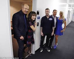 Phil valentine saw that younger listeners are turning more and more to podcasts. Dr Phil Surprises His Wife Robin With Valentine S Day Serenade Daily Mail Online