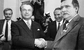 To platforma wskazywała go jako kandydata na szefa epp. Slawomir Neumann Mowia Ze Czeslaw Kiszczak I Lech Walesa Obalili Komune Absurd Archiwum Kiszczaka Rp Pl
