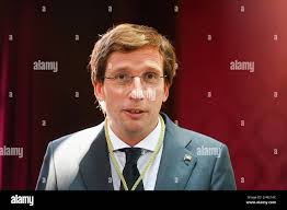 Francis luis hi-res stock photography and images