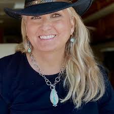 Wendy Kay's Instagram, Twitter & Facebook