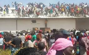 Jun 26, 2021 · the plateau state chapter of the peoples democratic party, ( pdp), has raised an alarm over a grand plan by the plateau state independent electoral commission to exclude the party from. Residents Break Into Warehouse In Plateau State Loot Covid 19 Palliatives