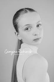 LEXIE FRANKLIN 🤍✨🔥 I am LOVING sharing all these powerful, strong girls!  This beauty visited the studio last week, getting ready for her next dance  chapter! Thank you @lexie.gabriella.dancer for letting me