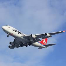 The boeing 747 8 intercontinental on the other hand has the forward insertion of 4.1 metres placed forward of the wing root taking in the upstairs bubble. Chicago Rockford Welcomes The 747 8 International Airport Review