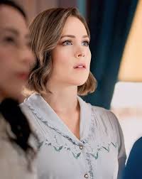 April Chambers (pariskitty3032)