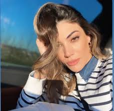 Που στόλισαν με τη δύο ετών κόρη τους. Hbh Adamoy Tolmhse Mia Megalh Allagh Sta Mallia Ths Gia Prwth Fora Lifebuzz Gr