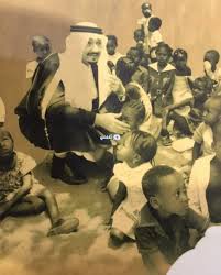 الأمير الوليد بن طلال بن عبد العزيز آل سعود ولد في الرياض في 7 مارس 1955 وهو الابن الثاني للأمير طلال بن عبد العزيز ، رجل أعمال سعودي يعد من أكبر المستثمرين في العالم. Ø£Ù†Ø§ ÙŠÙ…Ù†ÙŠ Ø¹Ø§Ø¬Ù„ ÙˆÙØ§Ø© Ø§Ù„Ø£Ù…ÙŠØ± Ø·Ù„Ø§Ù„ Ø¨Ù† Ø¹Ø¨Ø¯ Ø§Ù„Ø¹Ø²ÙŠØ² Ø¹Ù† Ø¹Ù…Ø± ÙŠÙ†Ø§Ù‡Ø² 87 Ø¹Ø§Ù… Ø§