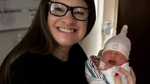 MARLEY MOSTRÓ LA CARA DE MILENKA Y CONTÓ CÓMO LA ALIMENTA EN SUS PRIMEROS  DÍAS DE VIDA JUNTO A SU MADRE BIOLOGICA. El conductor Alejandro Wiebe,  conocido como Marley, emocionó a sus