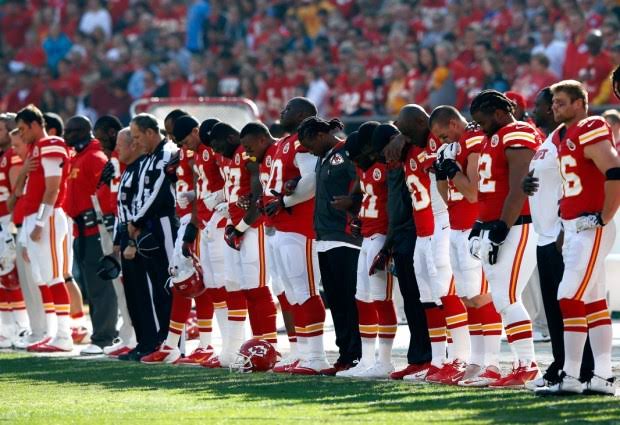 After Jovan Belcher murder/suicide tragedy, Kansas City coach Romeo Crennel,  Chiefs players, forced to play with heavy hearts – New York Daily News