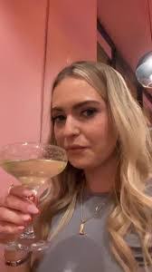 Nicole Cavanagh's Instagram, Twitter & Facebook