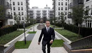 Centred around the former law courts in the heart of dusseldorf's old town, a new landmark district, the andreas quartier, is currently taking shape. Uwe Schmitz Im Andreas Quartier Wohnt Die Burgerliche Mitte