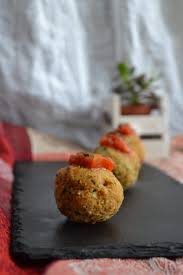 The mixture is formed into balls, fried, and then simmered in tomato sauce. Giornata Nazionale Delle Pallotte Cac E Ove Il Calendario Del Cibo Italiano