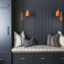 What colors compliment light gray. 12 Colors That Go With Navy Blue