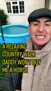 Robyn Warren's Instagram, Twitter & Facebook