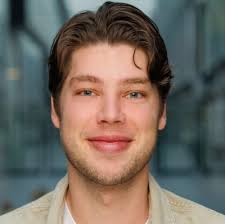 Meester in de rechten🎓 In juli heb ik het goede nieuws ontvangen dat ik  ben afgestudeerd voor de master Gezondheidsrecht aan de Universiteit van  Amsterdam. Hiermee is er (voor nu) een einde