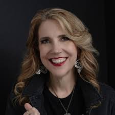 Sarah Sullivan's Instagram, Twitter & Facebook